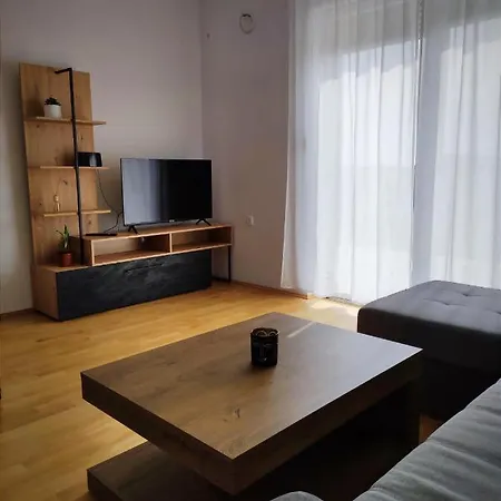 Skrline House