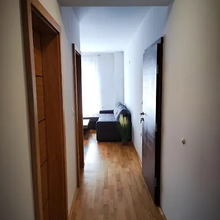 Skrline House