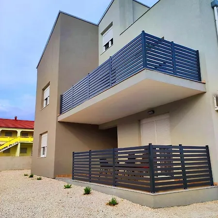 Apartment Skrline House *
