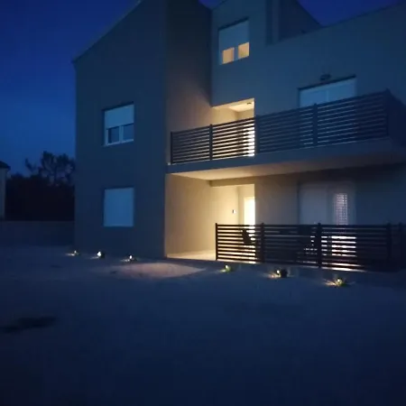 Skrline House Apartment *