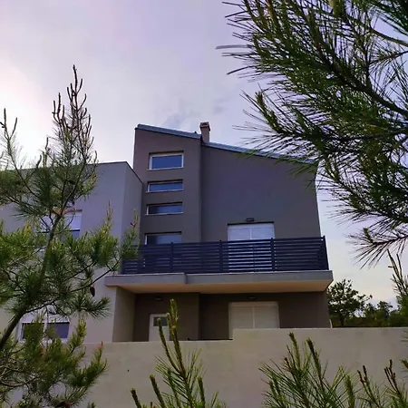 Skrline House Apartment *